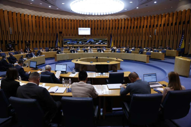 Dom naroda PSBiH danas o više zakonskih prijedloga, između ostalih i o zakonima o VSTV-u i Sudu BiH