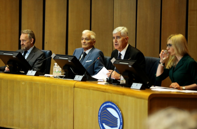 UŽIVO: Rasprava o bestidnom povećanju plata najviših državnih funkcionera