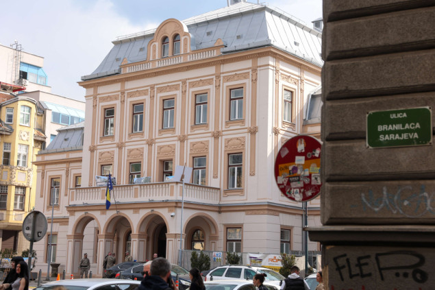 Obnovljen Dom Oružanih snaga BiH, planirana izgradnja trga s fontanom