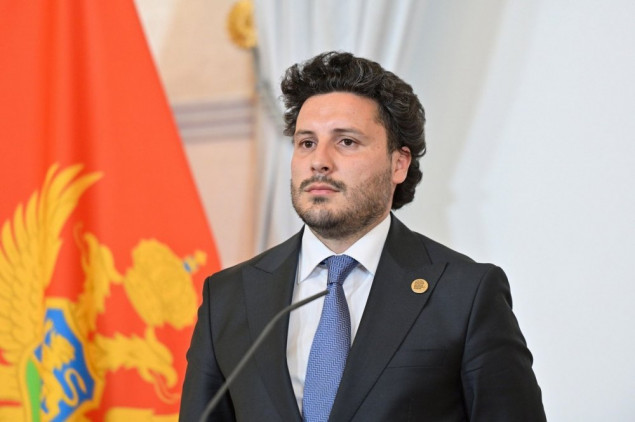 Pala Vlada Dritana Abazovića