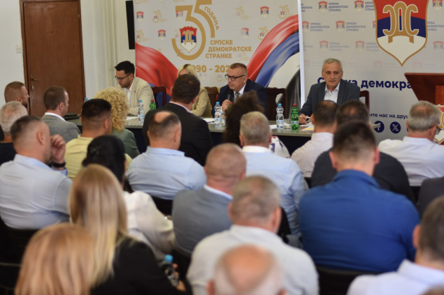 Glavni odbor SDS-a raspravlja o izborima za predsjednika stranke i političkoj krizi