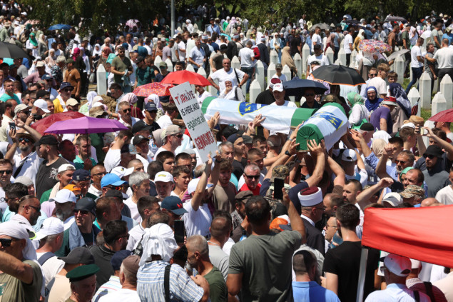 Vječni smiraj za 14. žrtava, hiljade ljudi klanjalo dženazu