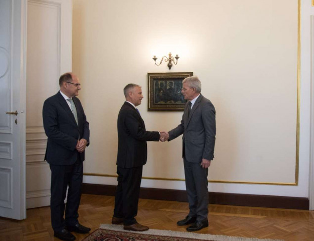 Džaferović primio visokog predstavnika u BiH Schmidta i supervizora za Brčko Menuttija