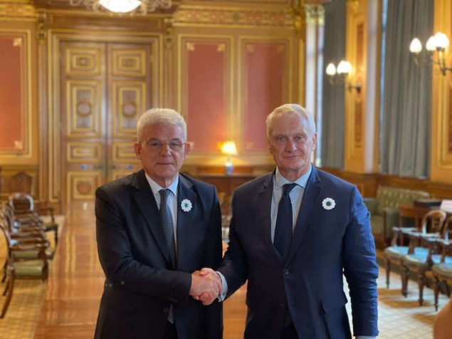 Džaferović sa britanskim ministrom za Evropu: Održati izbore i provesti rezultate bez blokada