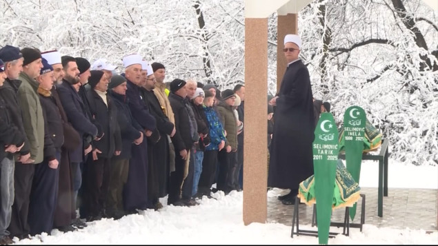 Klanjana dženaza i obavljen ukop Inele Selimović i njenog sina