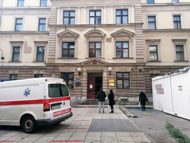 Ministarstvo zdravstva KS osudilo fizički napad na osoblje DZ Centar