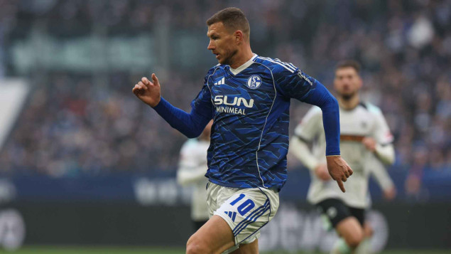 Edin Džeko dva puta pogodio za Schalke, no nedovoljno za pobjedu