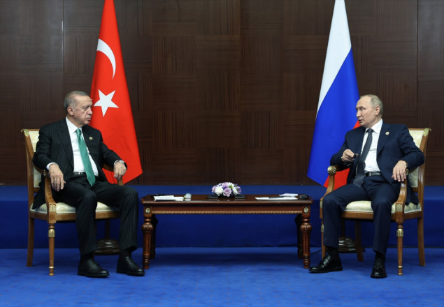 Erdogan i Putin se sastali na marginama samita u Astani