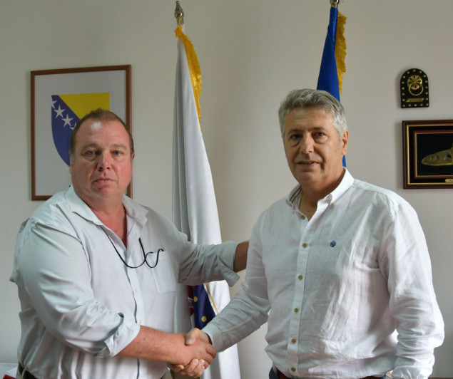 Eric Larson Upravi policije MUP-a KS uručio vrijednu opremu