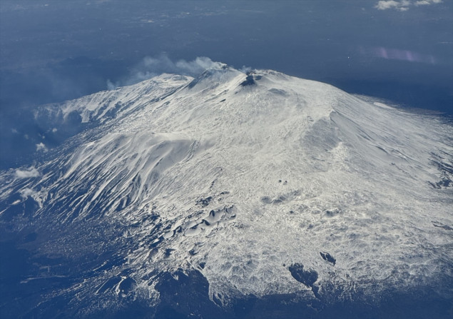 Vulkan Etna prekriven snijegom
