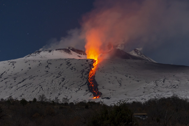 Nastavlja se erupcija Etne
