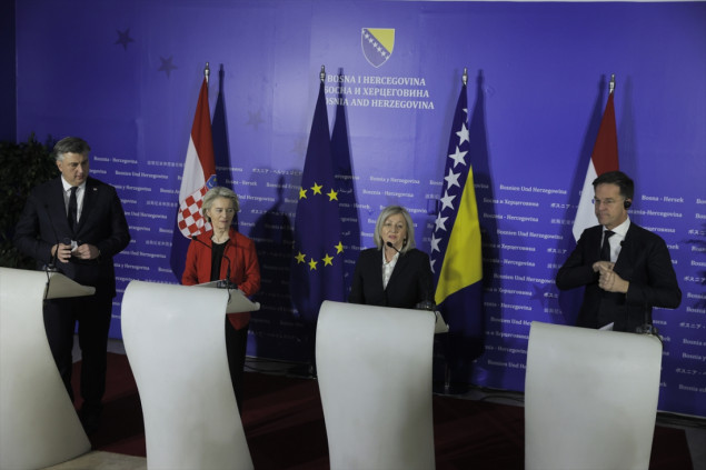 Von der Leyen smatra da je napredak vidljiv, Rutte poručuje: Nema prečica