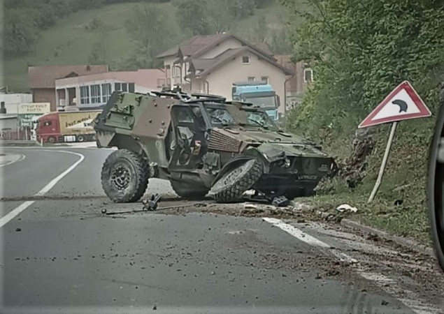 Tri pripadnika EUFOR-a povrijeđena u saobraćajnoj nesreći