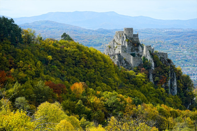 Stari grad Srebrenik – Svjedok prošlih vladavina i srednjovjekovnih borbi