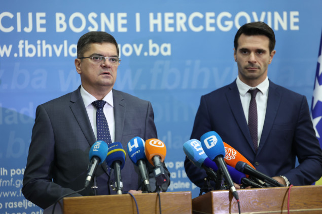 Vlada Federacije BiH: Radnicima Zraka bit će uplaćene plate za juni i juli