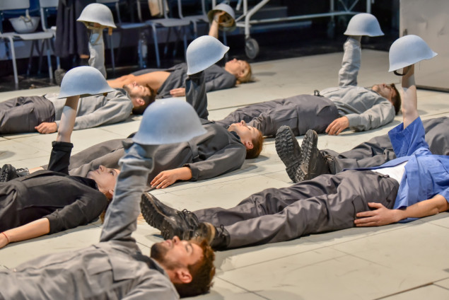 Najnagrađivanija predstava u regionu „Što na podu spavaš“ u dva termina na sceni NPS