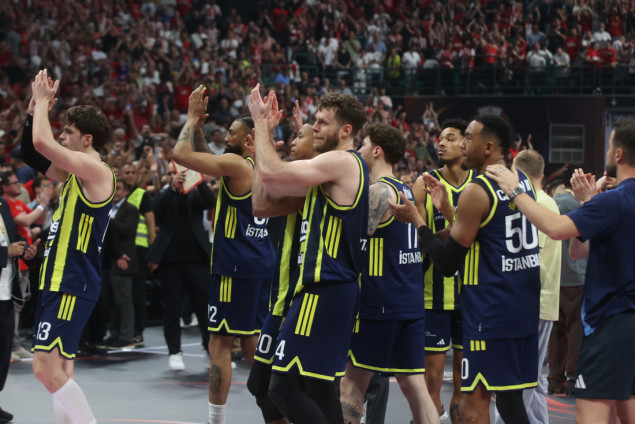 Organizacijski propusti na Final Fouru Eurolige izazvali oštre reakcije nakon što su navijači Fenerbahcea ostali ispred dvorane u Atini