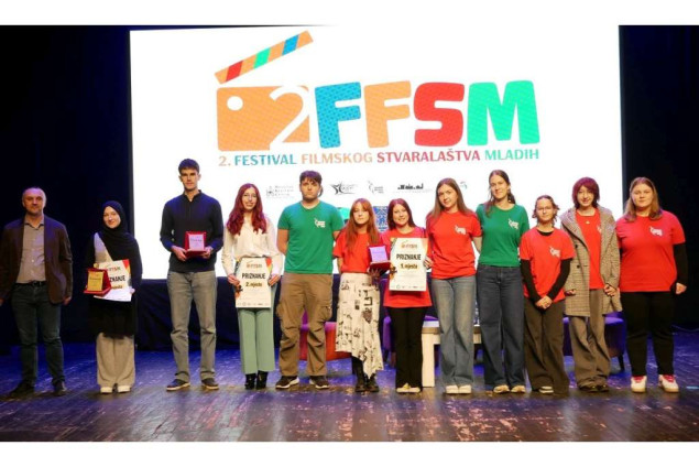 U Tuzli otvoren 2. Festival filmskog stvaralaštva mladih, nagrađeni najbolji filmovi o temi Porodica U Tuzli otvoren 2. Festival filmskog stvaralaštva mladih, nagrađeni najbolji filmovi o temi Porodica