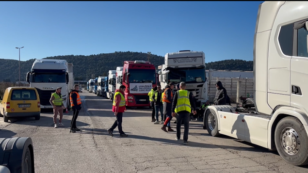 Crnogorski prevoznici blokirali teretni saobraćaj na graničnim prelazima