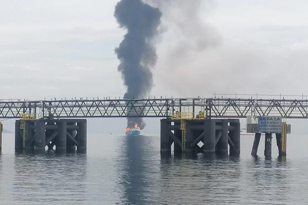 Filipini: Zapalio se trajekt koji je prevozio 82 osobe