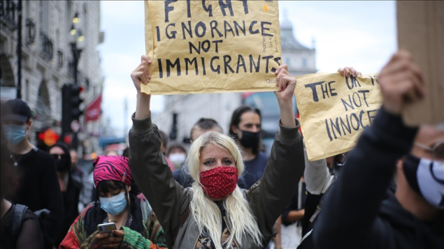 Više od 10.000 na protestu u Finskoj protiv rasizma i vladine politike