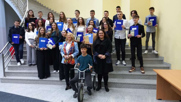 Federalno ministarstvo obrazovanja i znanosti nagradilo najbolje učenike u FBiH