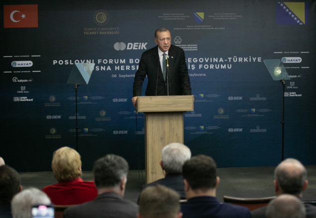 Erdogan na poslovnom forumu u Sarajevu pozvao na investiranje u BiH