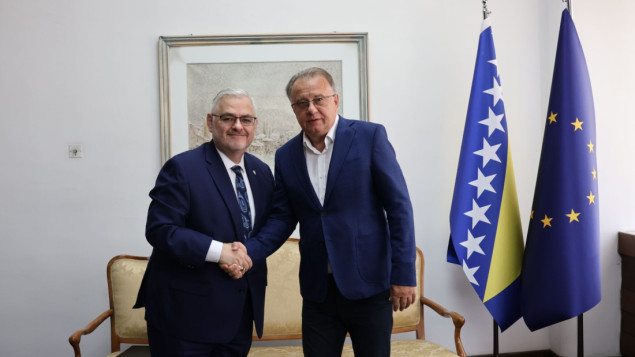Premijer Nikšić razgovarao s vršiocem dužnosti visokog predstavnika za BiH Crishockom