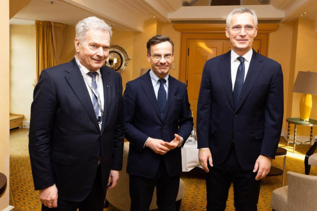 Stoltenberg se u Minhenu sastao sa premijerom Švedske i predsjednikom Finske