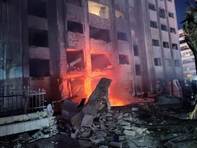 Pet mrtvih u izraelskom napadu na mete u Damasku