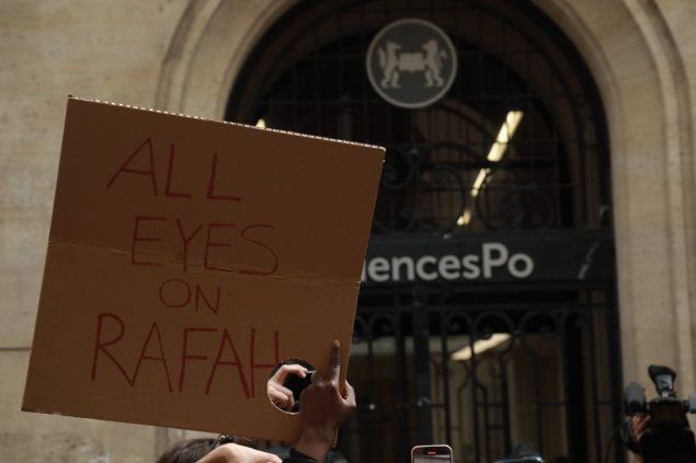 Propalestinski studenti se sukobili s policijom na univerzitetu Sciences Po u Parizu