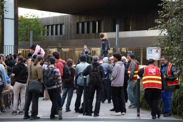 Generalni štrajk počeo širom Francuske, 30 uhapšenih