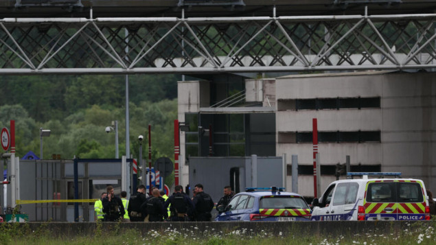 Potraga za odbjeglim zatvorenikom i saučesnicima u Francuskoj