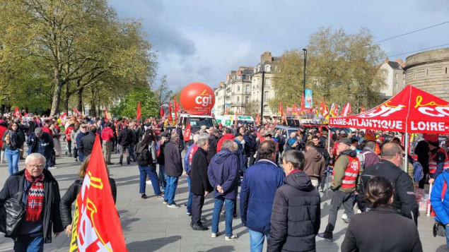 Francuski sindikati okupljaju pristalice na ulicama uoči odluke o penzijama