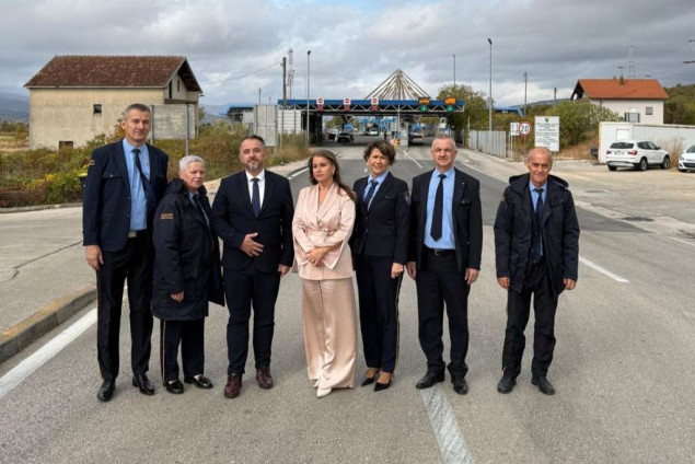 FUZIP osigurao nove službene uniforme za federalne granične inspektore