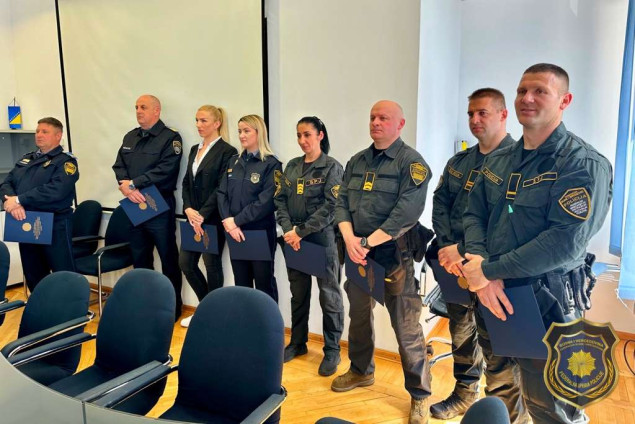 U Federalnoj upravi policije unaprijeđeno 18 policijskih službenika