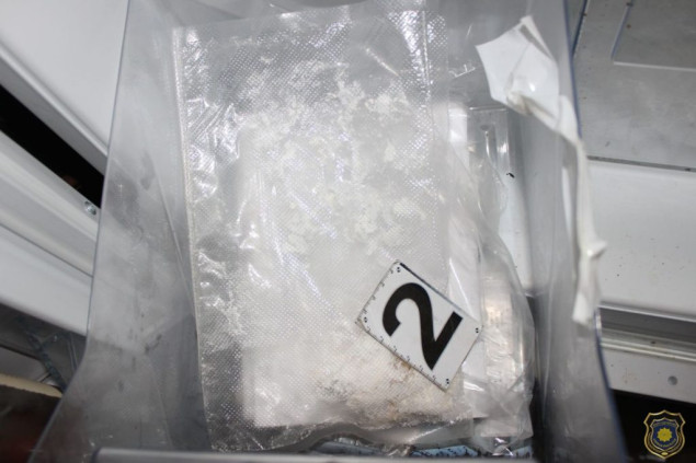 U dvije operativne akcije, pronađena droga, oružje i krivotvorene isprave