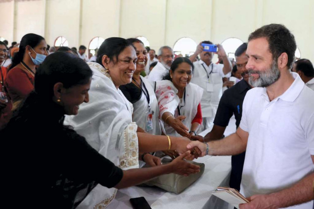 Indijski opozicioni vođa Rahul Gandhi vraća se u parlament