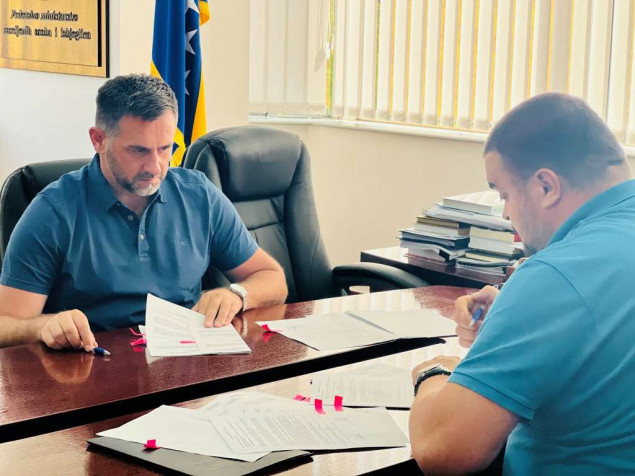 Potpisana četiri ugovora za izgradnju puteva u povratničkim mjestima u Glamoču