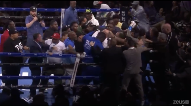 Egzibicioni meč Mayweathera i Gottija završen opštom tučom