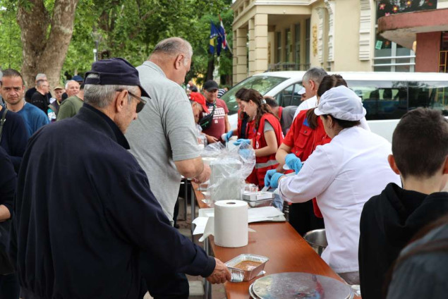 Međunarodni praznik rada u Mostaru obilježen dijeljenjem graha