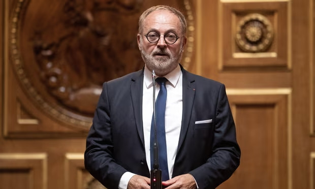 Francuski senator uhapšen zbog sumnje da je drogirao zastupnicu s namjerom da je siluje