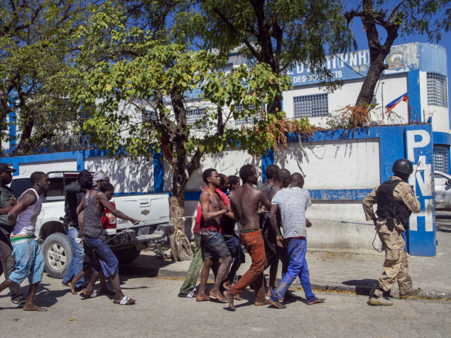 Stotine zatvorenika pobjeglo iz zatvora na Haitiju poslije napada oružane bande, pet mrtvih