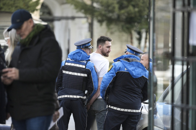 Vozio uprkos zabrani, pa uhapšen: Policija zaplijenila amfetamin, kokain, MDMA i municiju