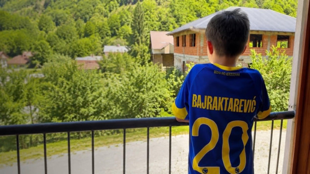 Dječak iz Srebrenice šalje poruku podrške reprezentaciji Bosne i Hercegovine