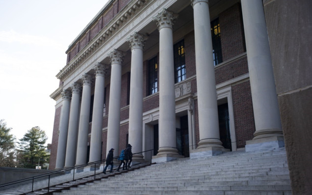 Trumpova ministrica prijeti da će zabraniti Harvardu upis stranih studenata
