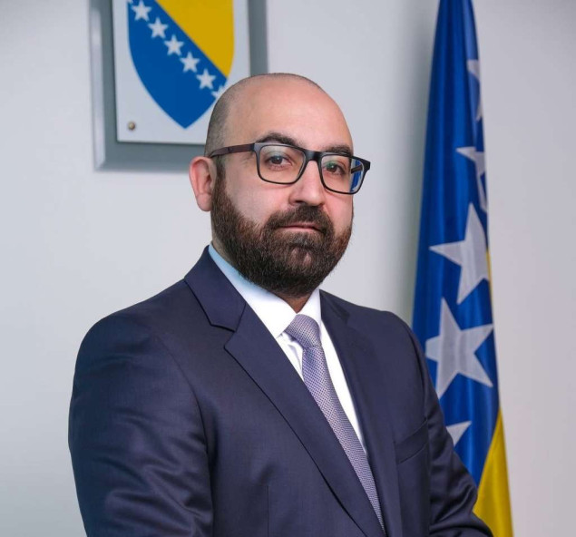 Hasanović potpisao prijenos novca CIK-u BiH za nove tehnologije