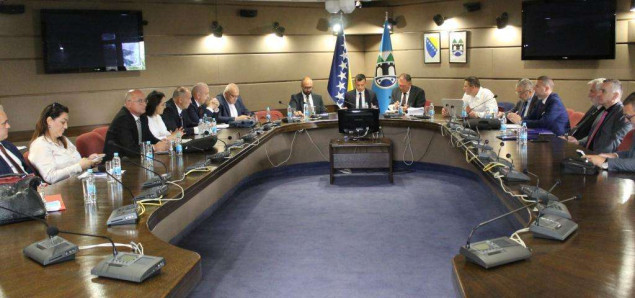 Izaslanici iz HDZ-a BiH u Domu naroda PFBiH tvrde da je Komšić obmanuo Ukrajince