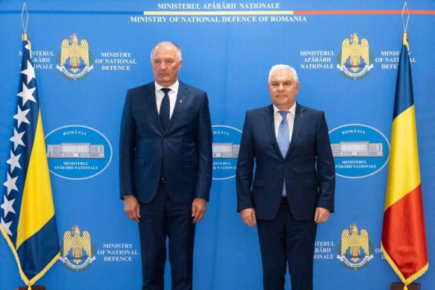 Ministar Helez razgovarao s ministrom nacionalne odbrane Rumunije, potpisan sporazum o saradnji