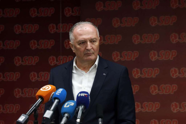 Helez: Izetbegovićeve izjave su najave blokade